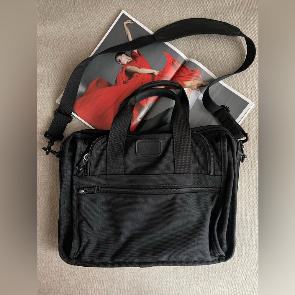Tumi Slim Nylon Ballistic Mini Laptop Ipad Computer Travel Bag In Black
